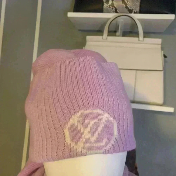 Louis Vuitton 2022 LV Headline Beanie In Light Purple/Pink Color. main image 9